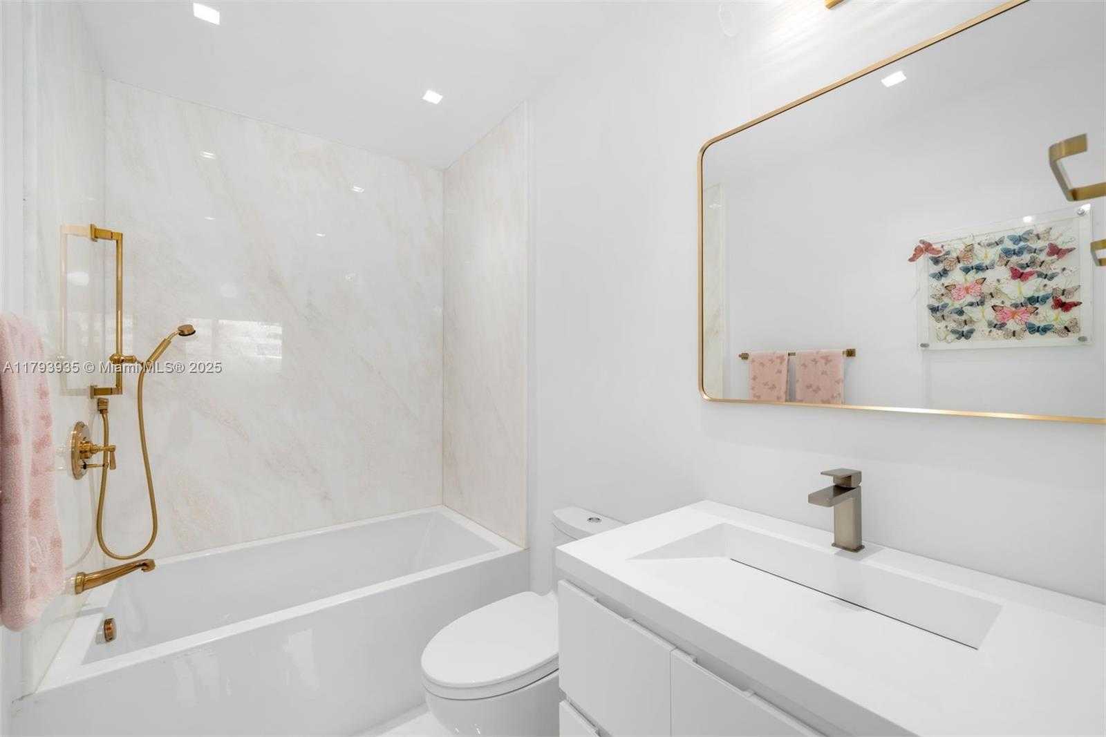 Small Image of 830 RAYMOND ST, Miami Beach Number 28