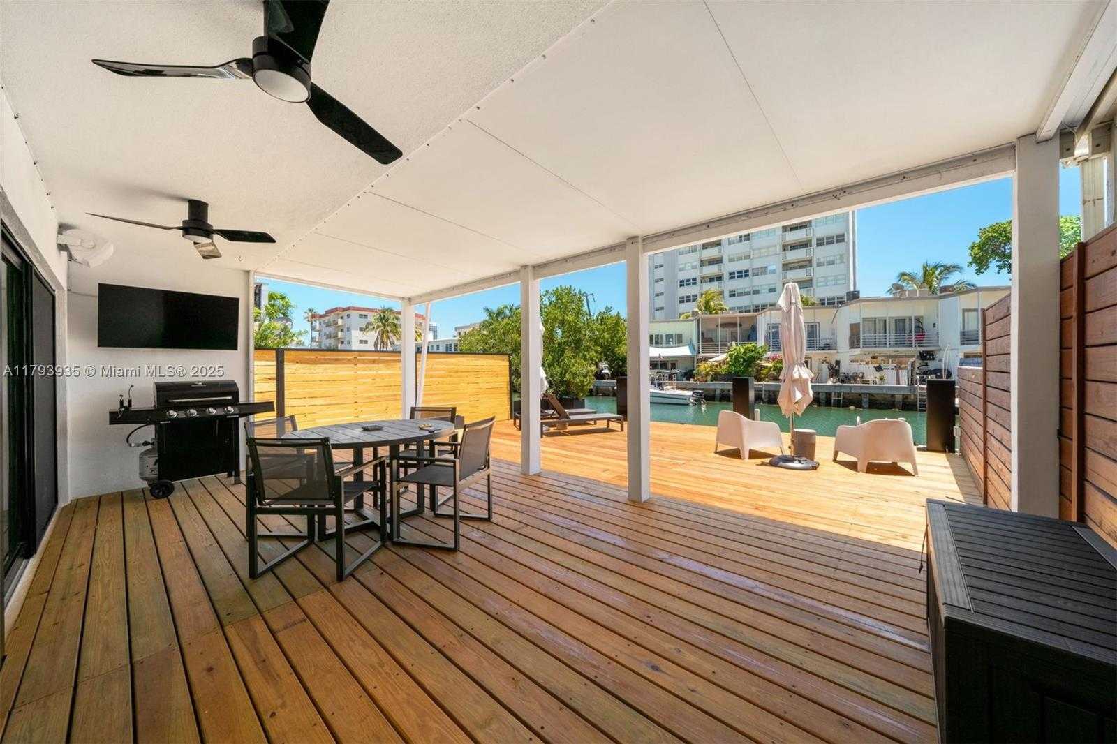 Small Image of 830 RAYMOND ST, Miami Beach Number 29