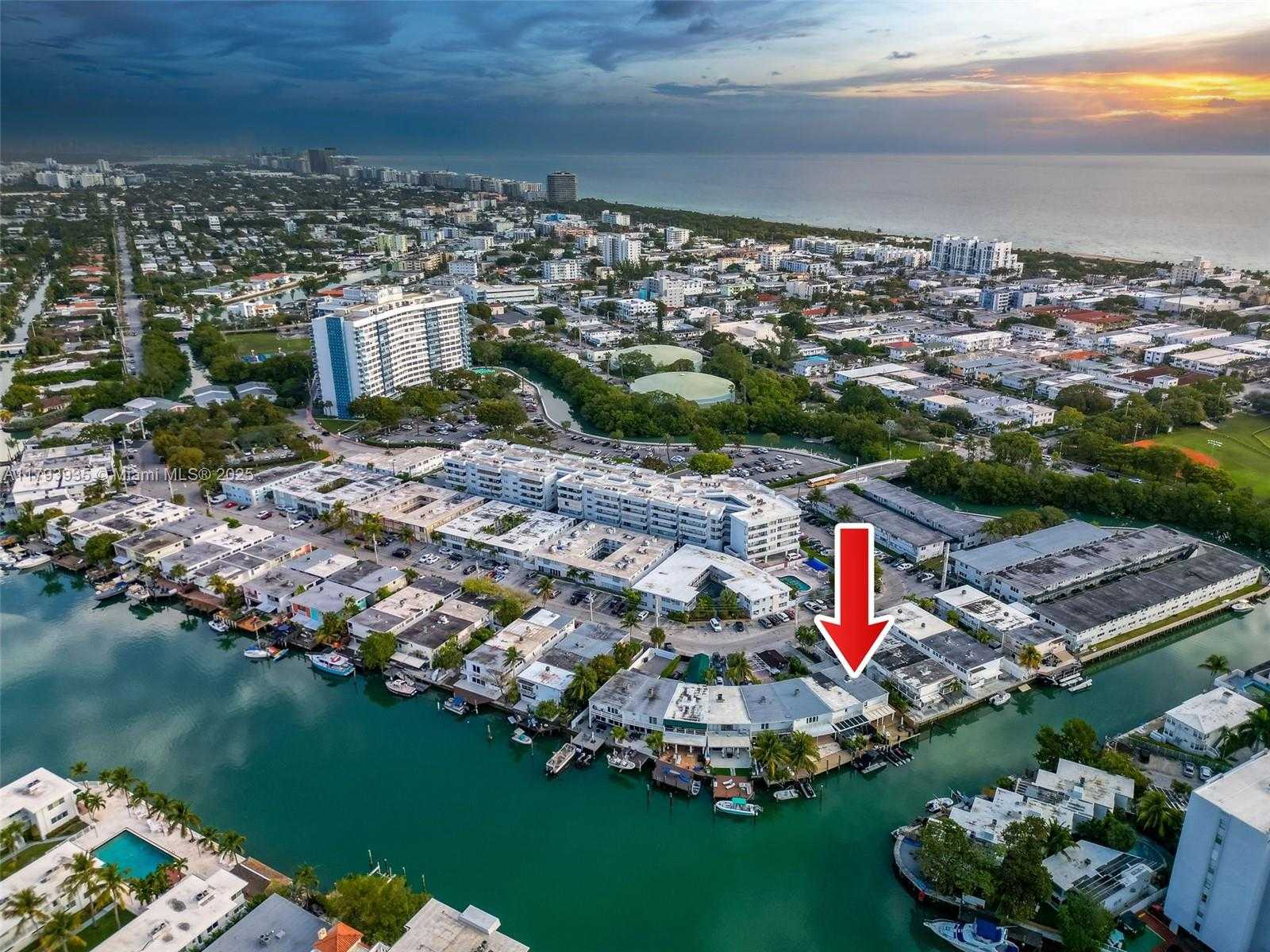 Small Image of 830 RAYMOND ST, Miami Beach Number 34