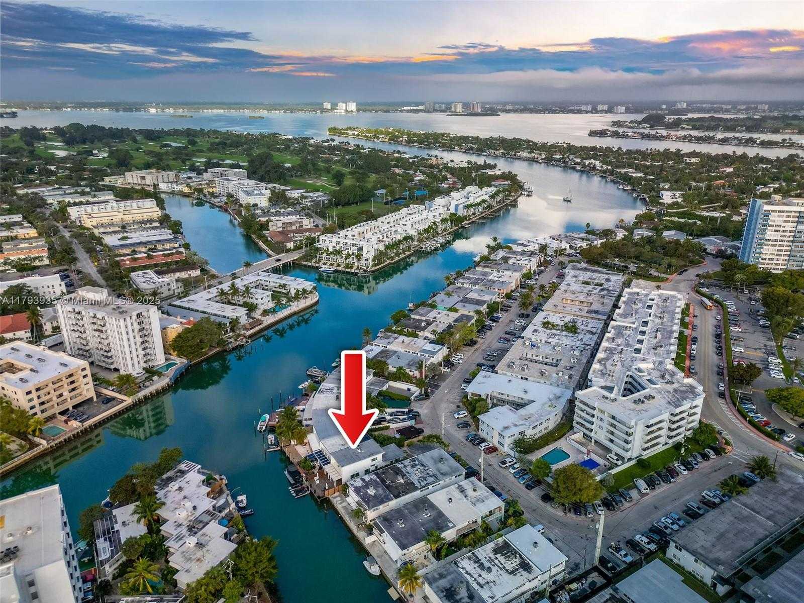 Small Image of 830 RAYMOND ST, Miami Beach Number 35