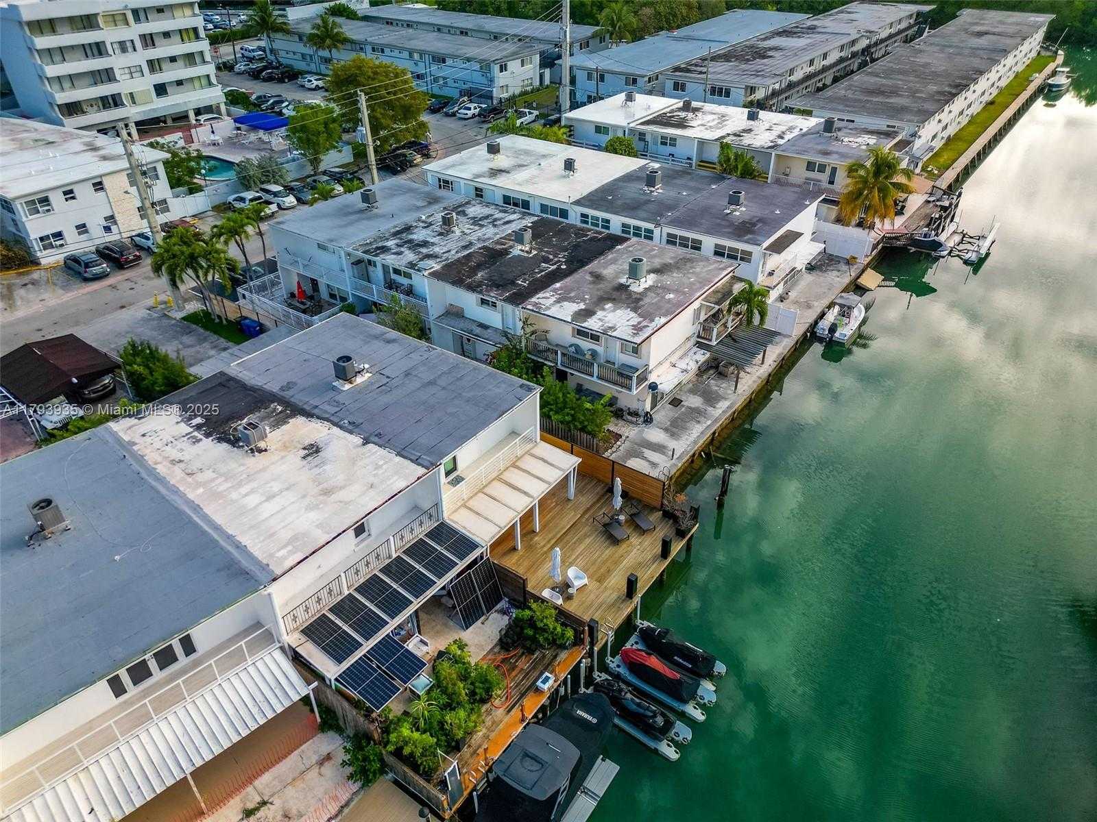Small Image of 830 RAYMOND ST, Miami Beach Number 5
