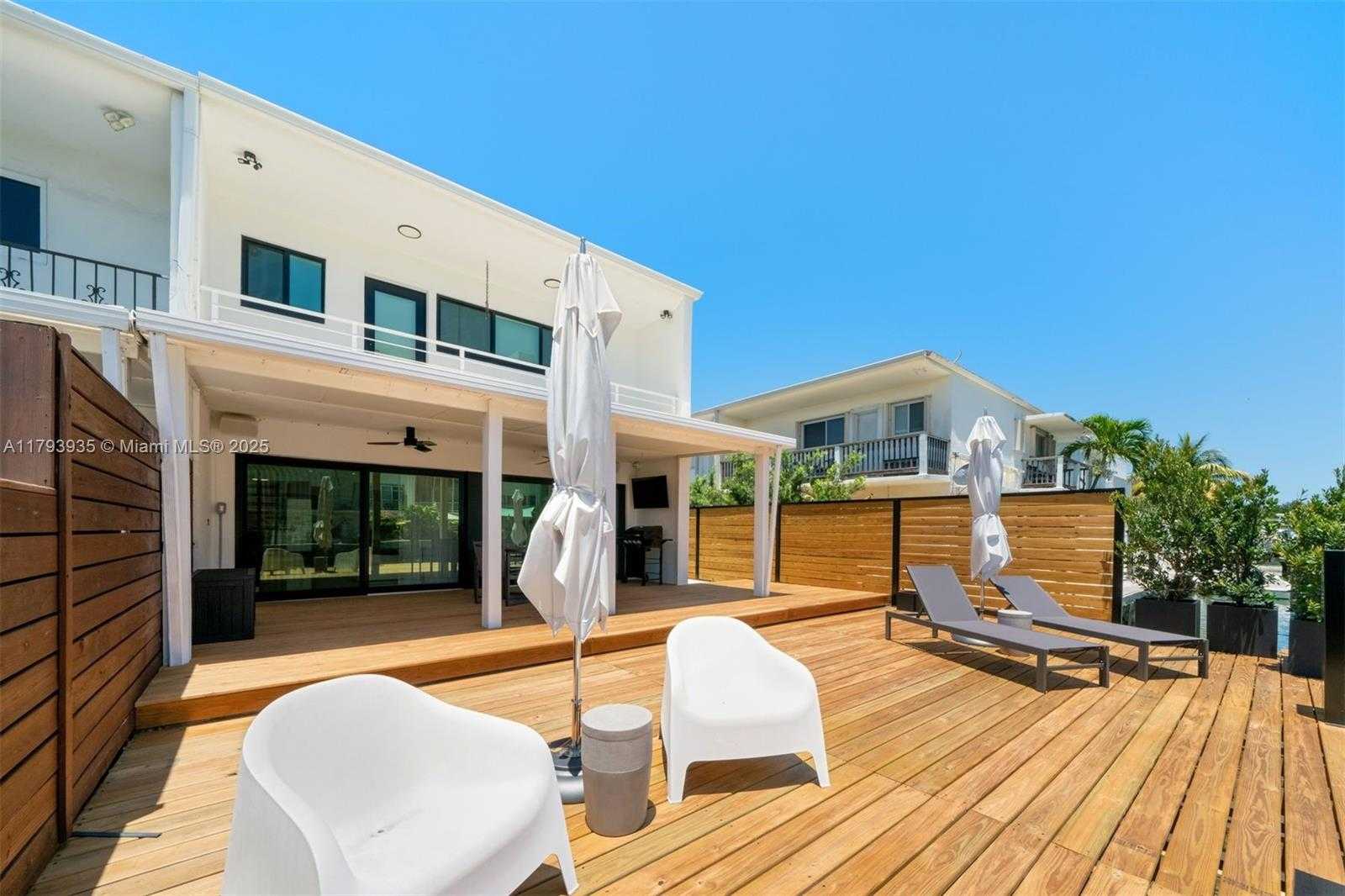 Small Image of 830 RAYMOND ST, Miami Beach Number 7