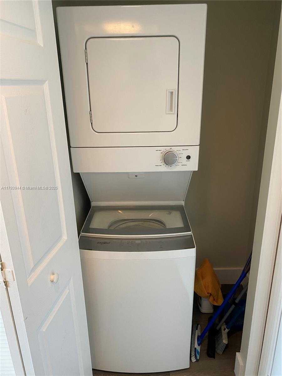 Small Image of 1690 SOUTH WEST 27TH AVE #707, Miami Number 12
