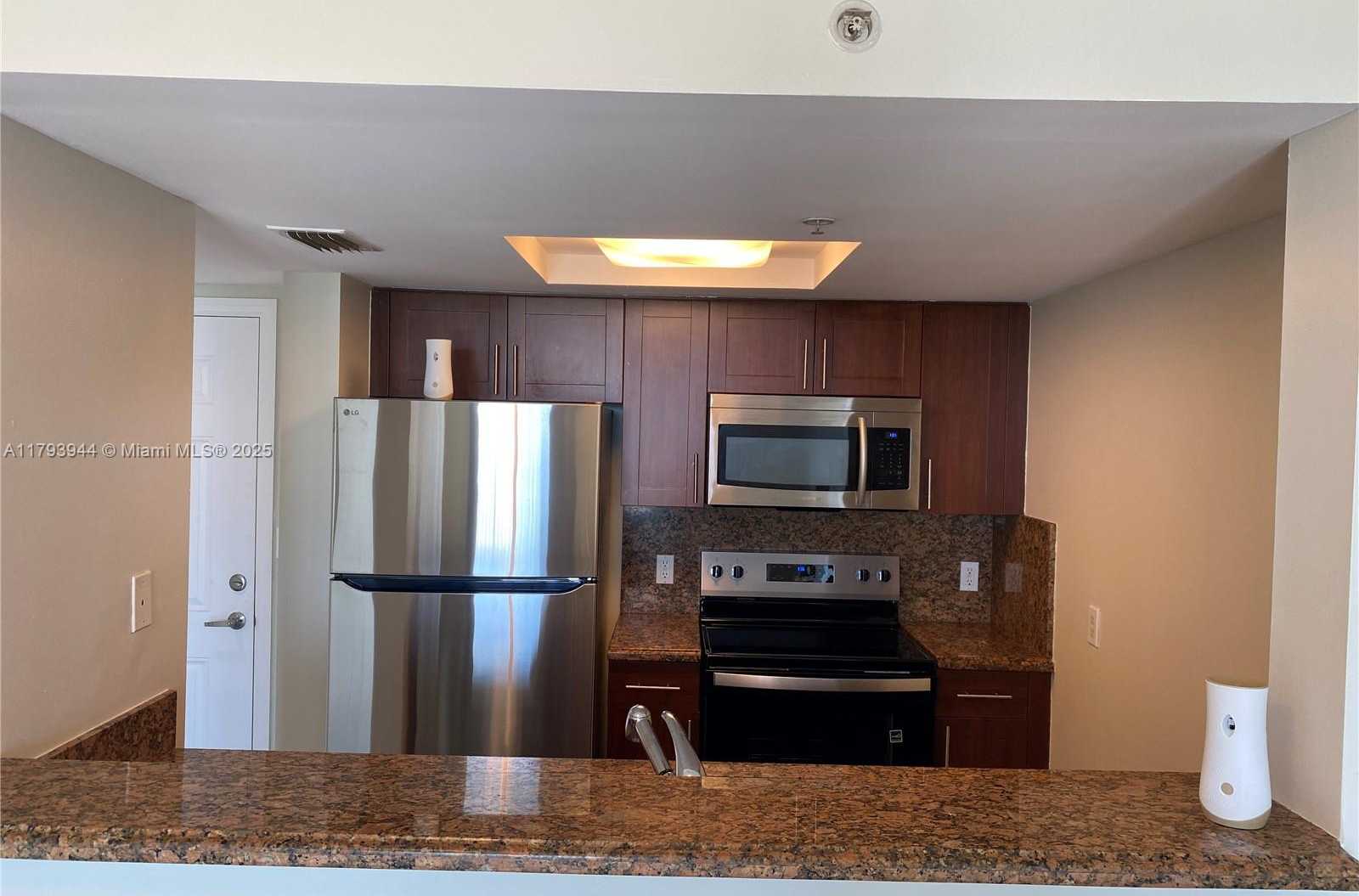 Small Image of 1690 SOUTH WEST 27TH AVE #707, Miami Number 9