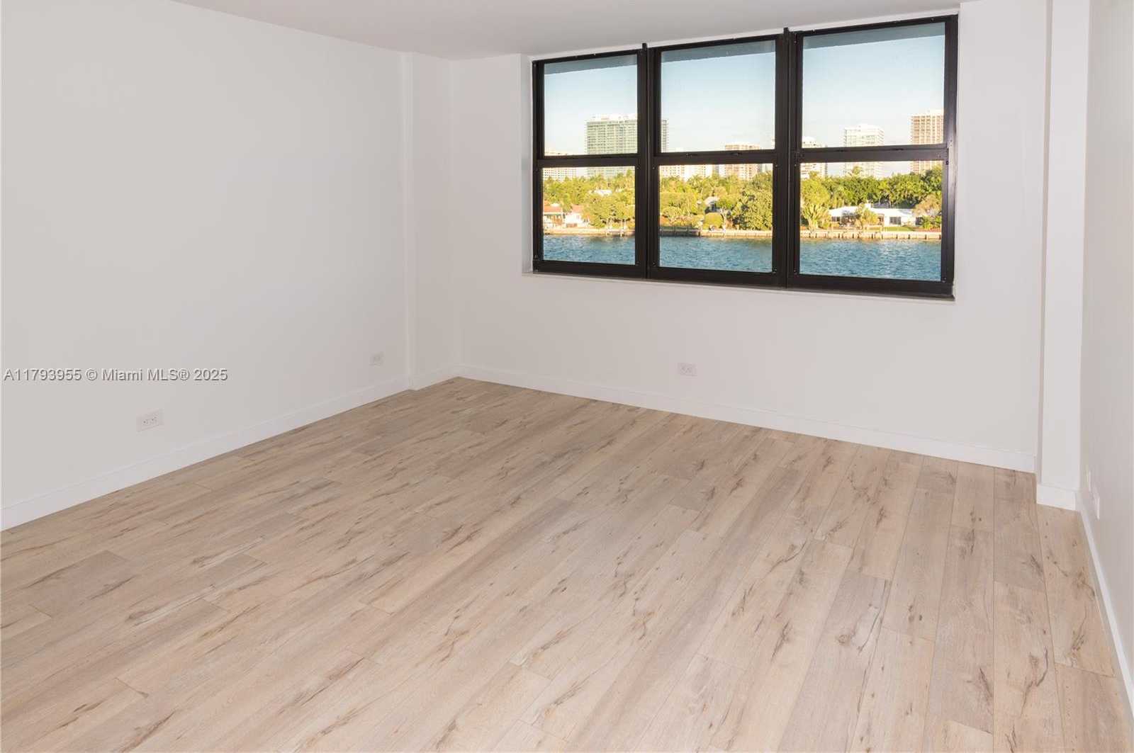 Small Image of 10101 EAST BAY HARBOR DR #404, Bay Harbor Islands Number 10