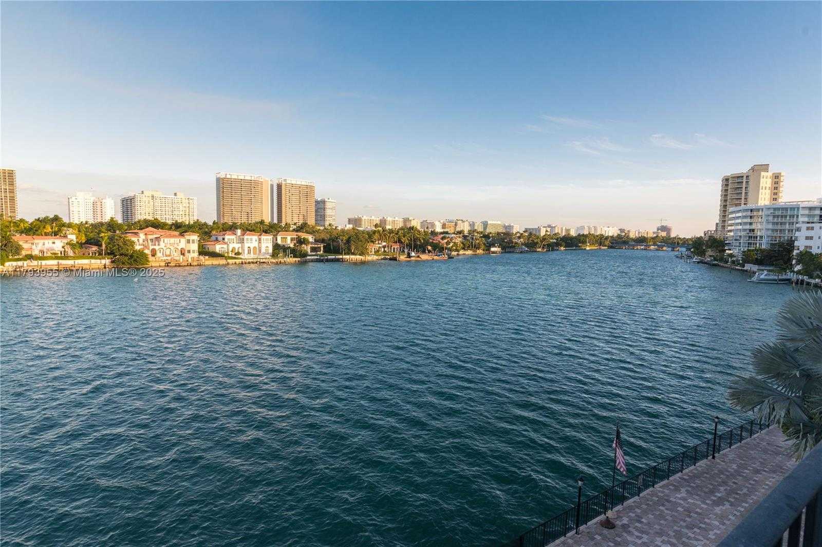 Small Image of 10101 EAST BAY HARBOR DR #404, Bay Harbor Islands Number 18