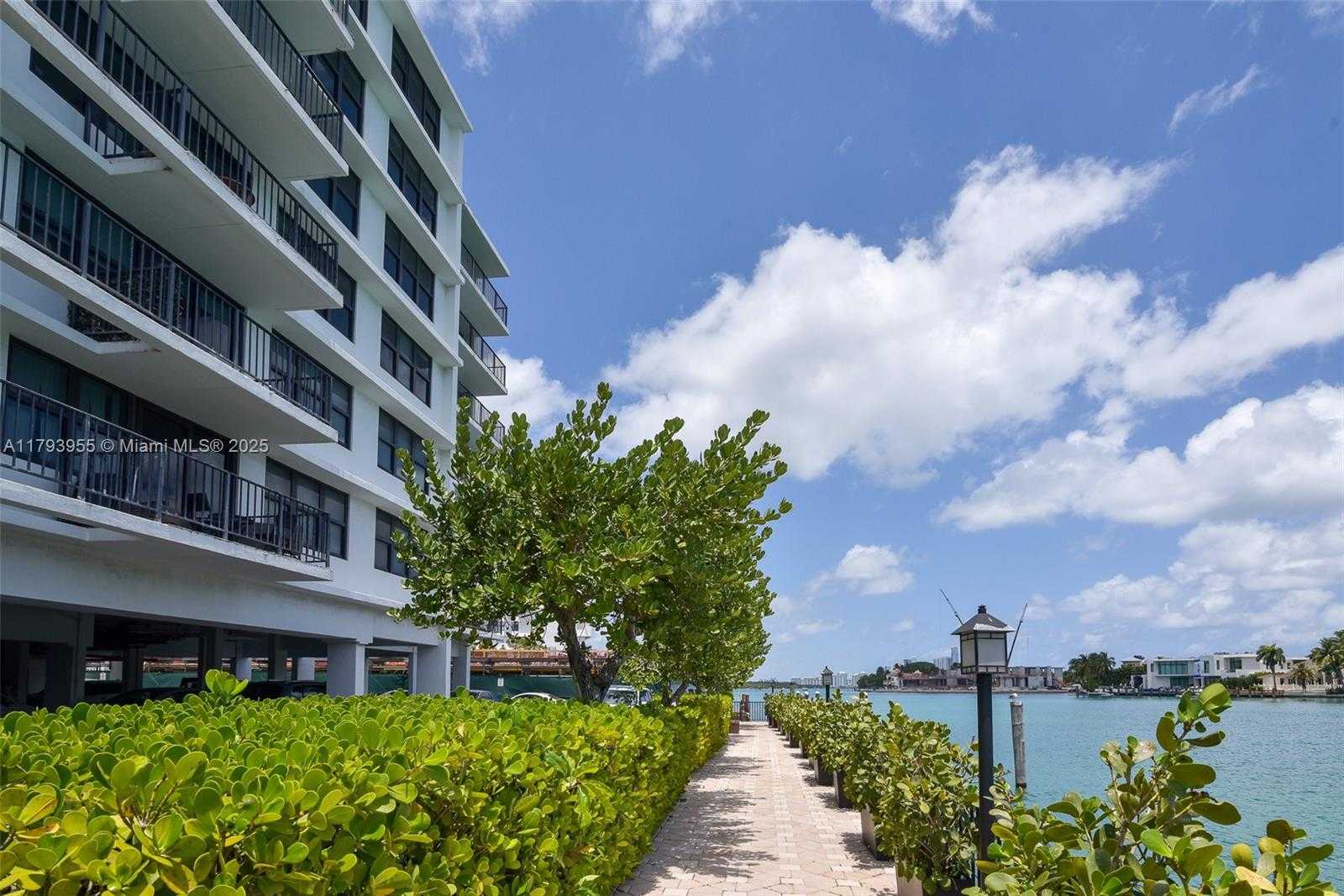 Small Image of 10101 EAST BAY HARBOR DR #404, Bay Harbor Islands Number 26