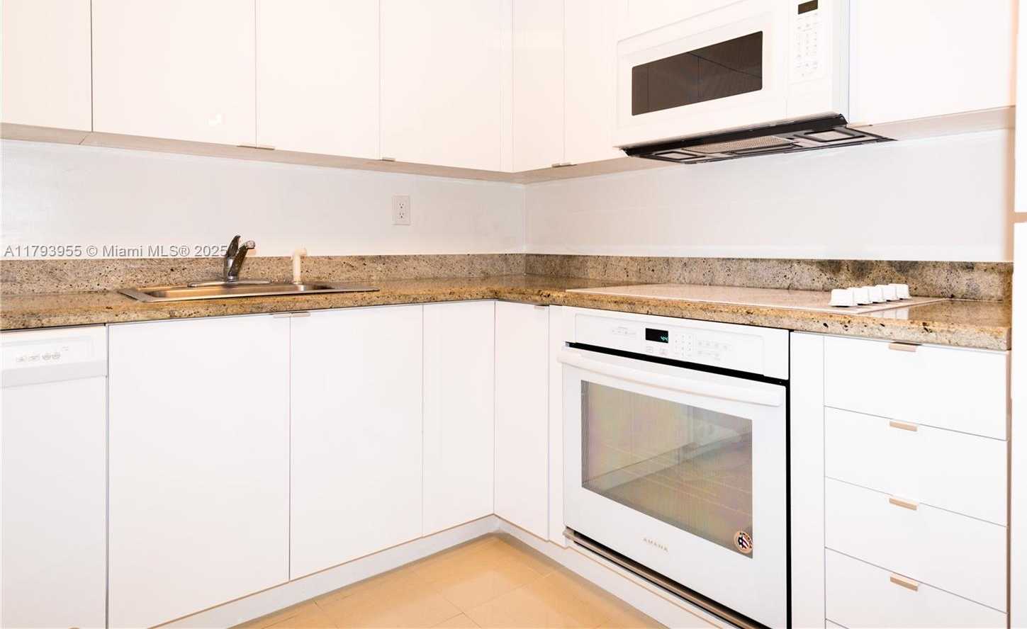 Small Image of 10101 EAST BAY HARBOR DR #404, Bay Harbor Islands Number 5