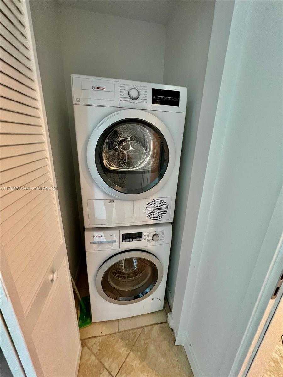 Small Image of 300 SOUTH BISCAYNE BLVD #1405, Miami Number 13