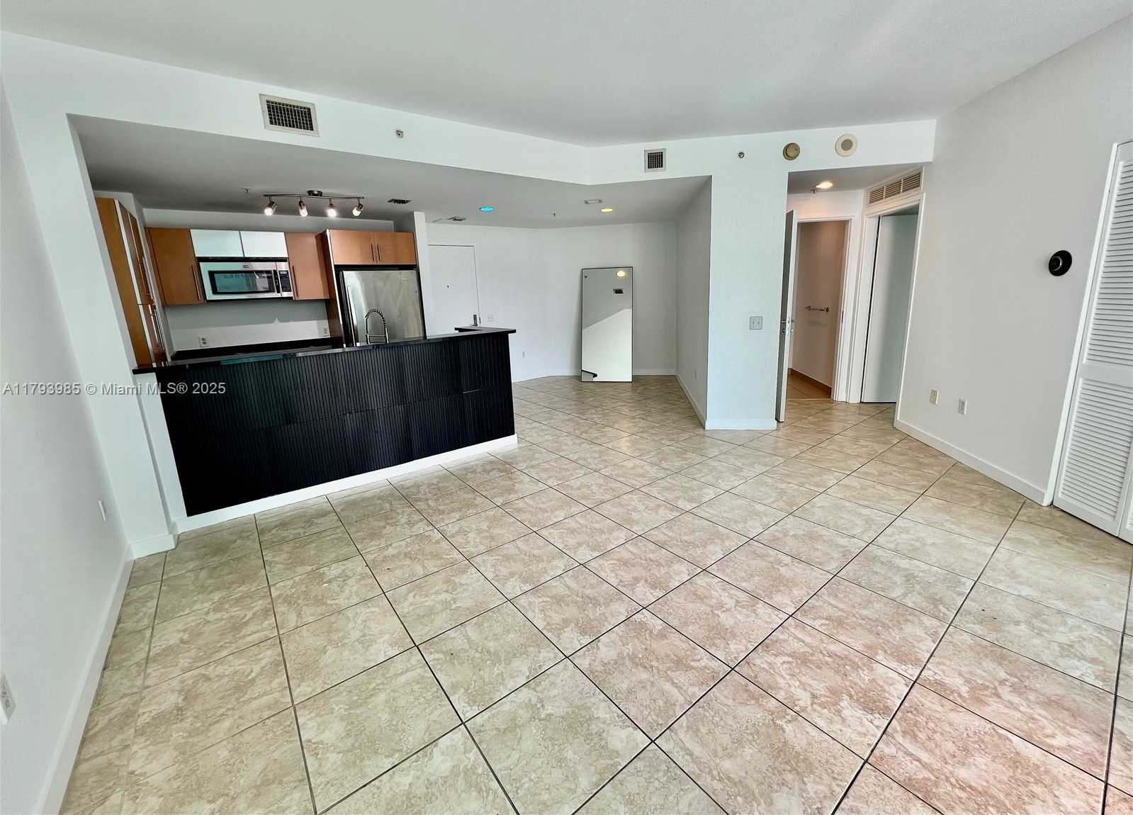 Small Image of 300 SOUTH BISCAYNE BLVD #1405, Miami Number 2