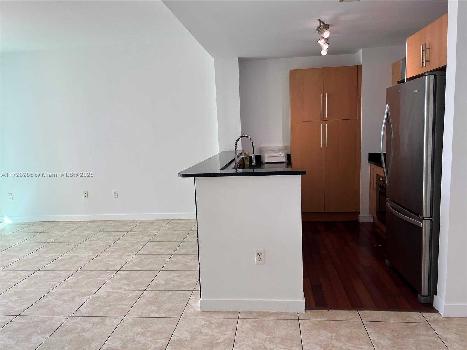 Small Image of 300 SOUTH BISCAYNE BLVD #1405, Miami Number 4