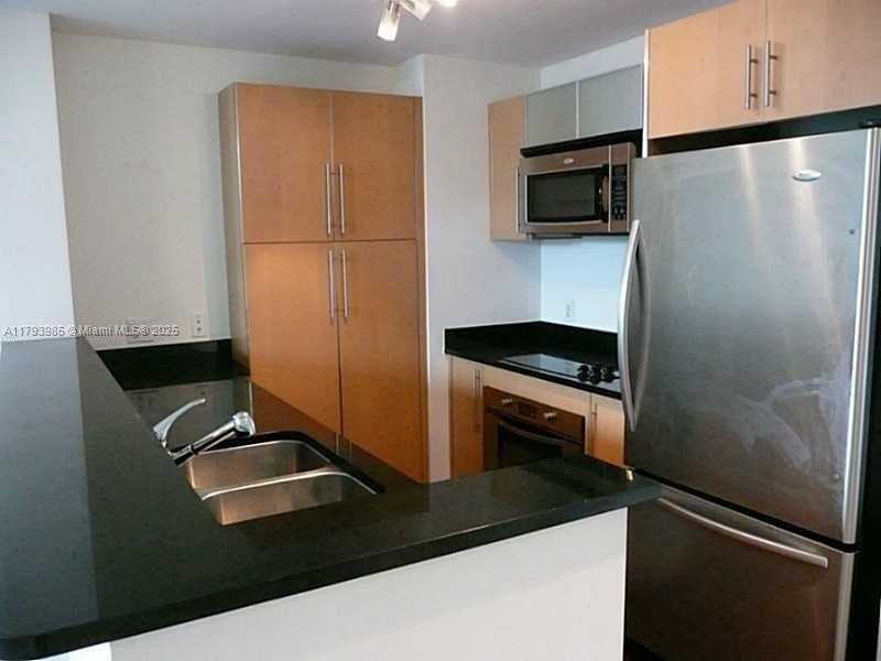 Small Image of 300 SOUTH BISCAYNE BLVD #1405, Miami Number 5