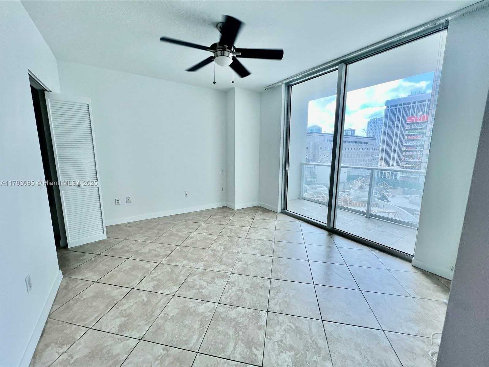 Small Image of 300 SOUTH BISCAYNE BLVD #1405, Miami Number 9