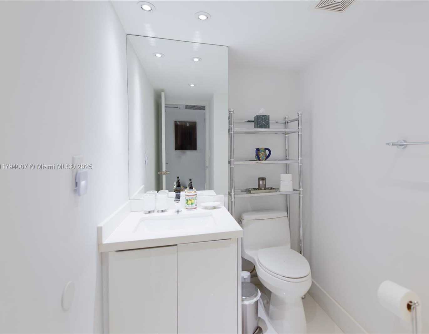 Small Image of 10275 COLLINS AVE #326, Bal Harbour Number 11