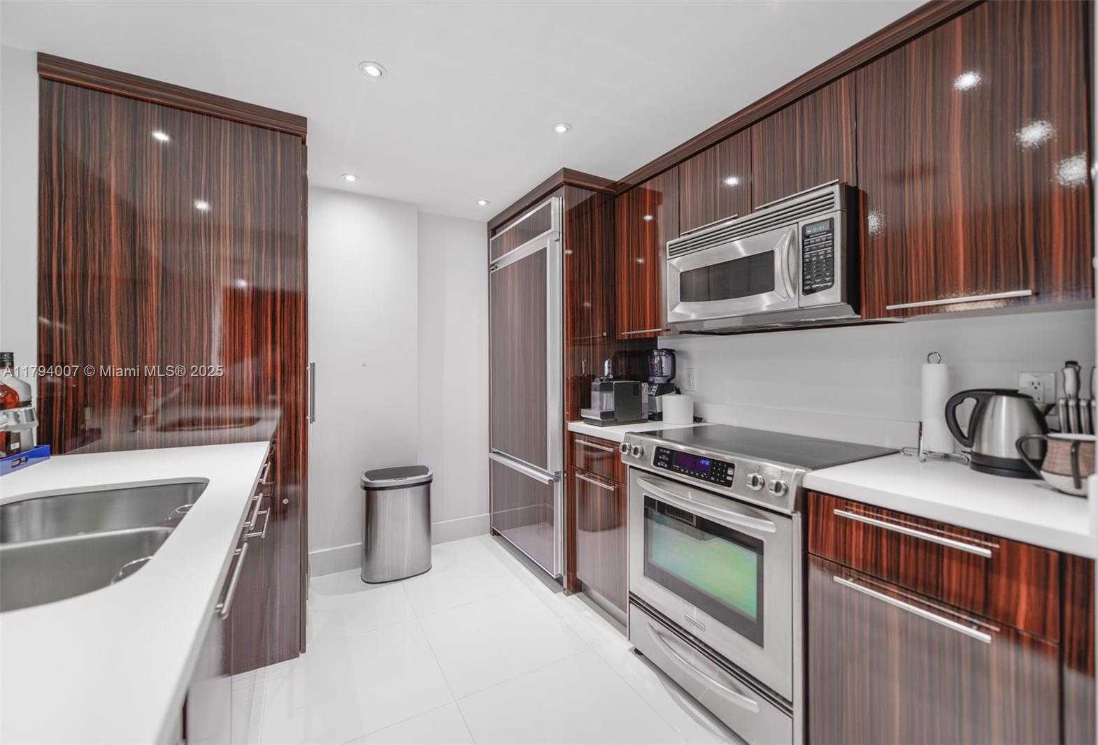 Small Image of 10275 COLLINS AVE #326, Bal Harbour Number 6