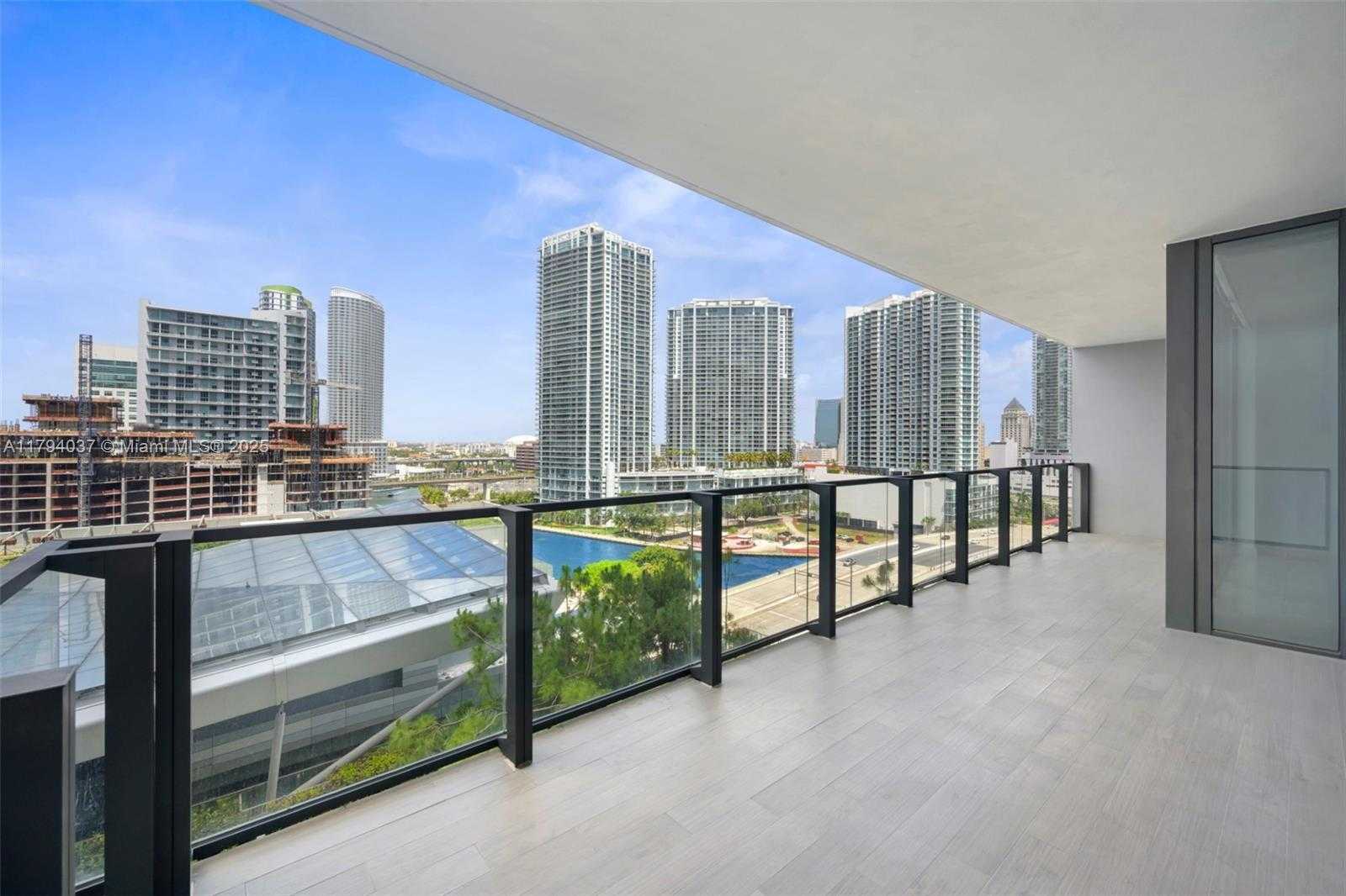Small Image of 68 SOUTH EAST 6TH ST #910, Miami Number 14