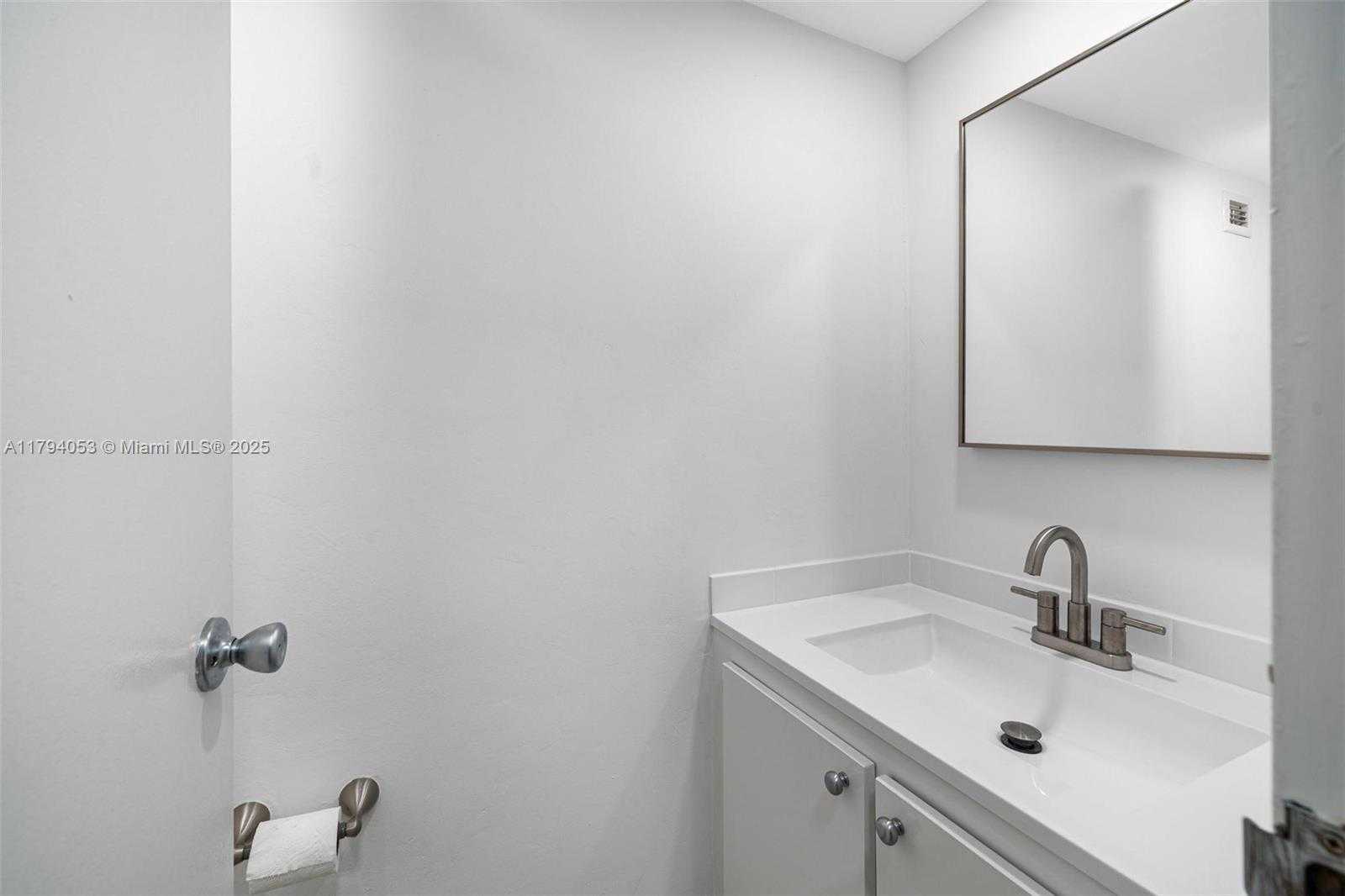 Small Image of 150 SOUTH EAST 25TH RD #2H, Miami Number 10