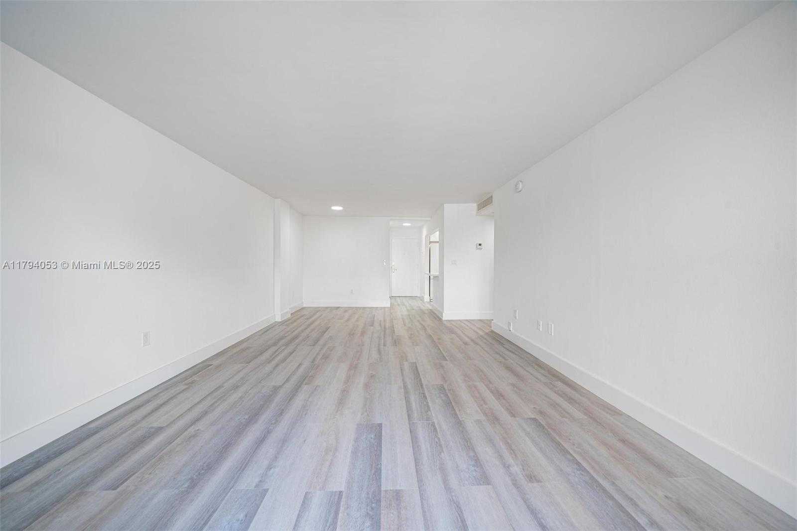 Small Image of 150 SOUTH EAST 25TH RD #2H, Miami Number 3