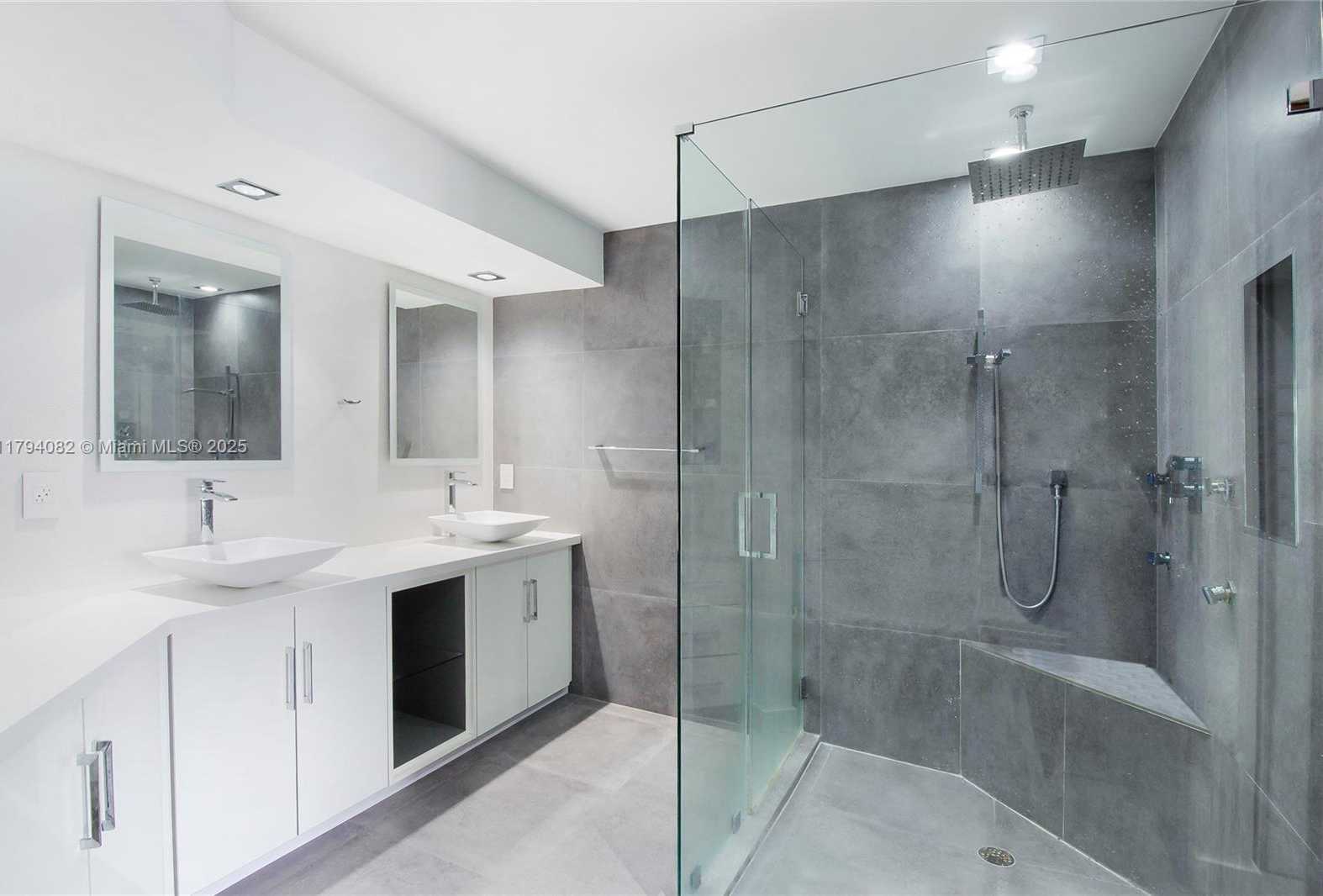 Small Image of 888 BRICKELL KEY DR #712, Miami Number 10