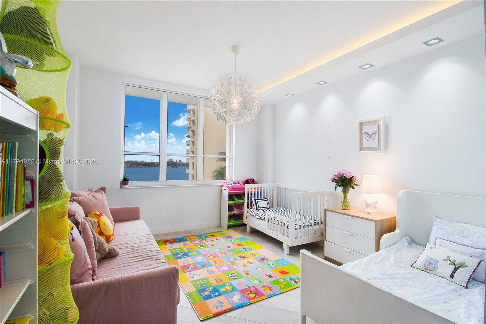 Small Image of 888 BRICKELL KEY DR #712, Miami Number 11