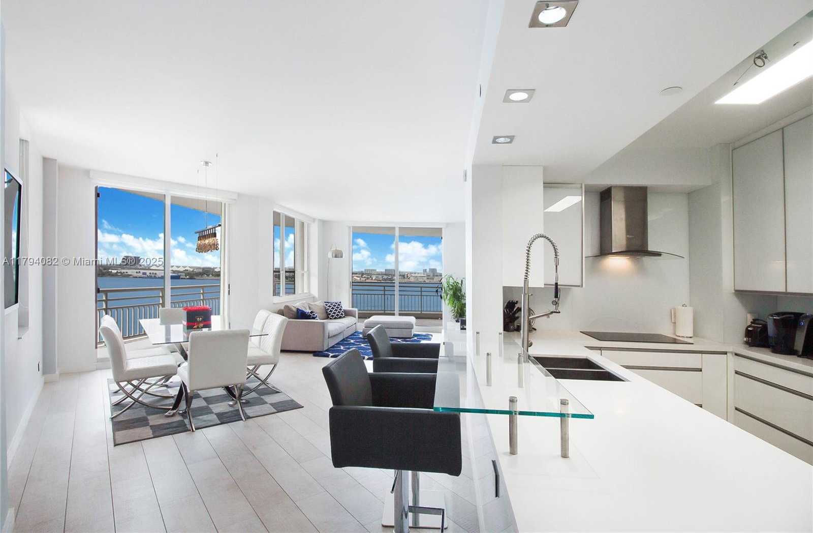 Small Image of 888 BRICKELL KEY DR #712, Miami Number 8