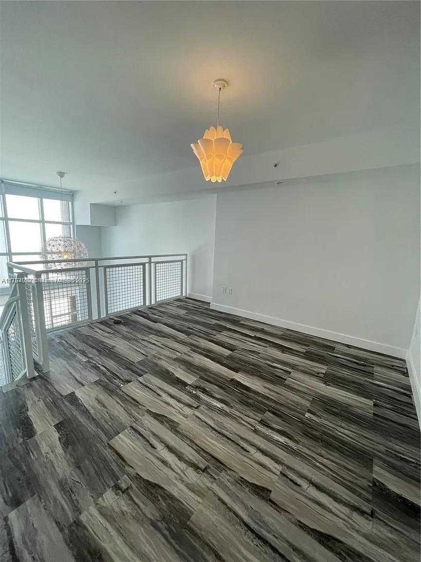 Small Image of 244 BISCAYNE BLVD #640, Miami Number 11