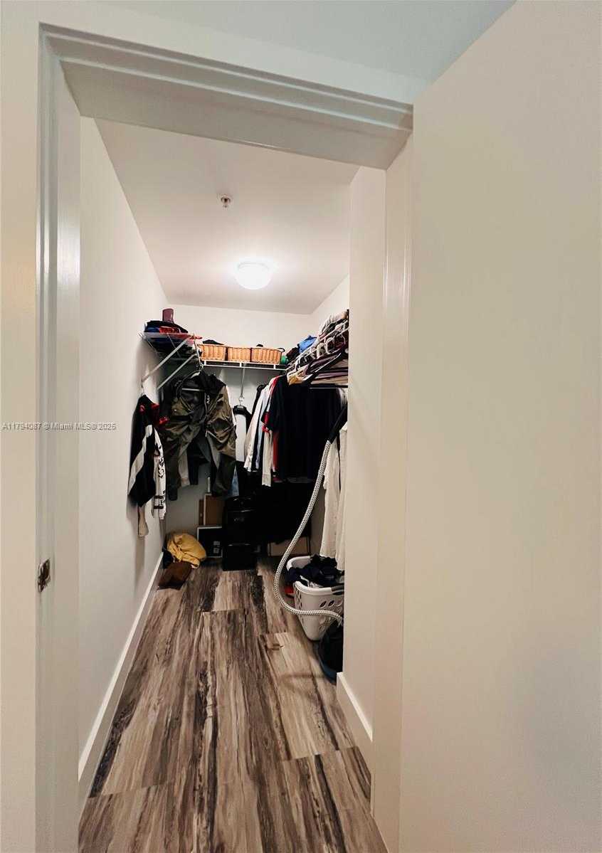 Small Image of 244 BISCAYNE BLVD #640, Miami Number 15