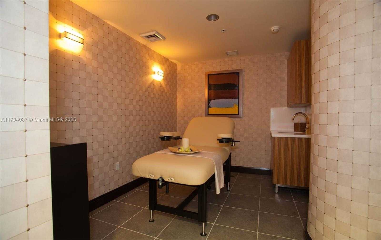 Small Image of 244 BISCAYNE BLVD #640, Miami Number 27