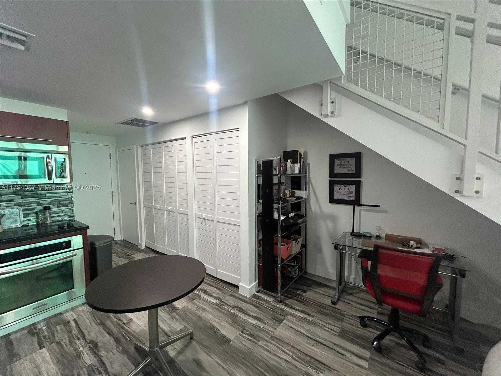 Small Image of 244 BISCAYNE BLVD #640, Miami Number 5