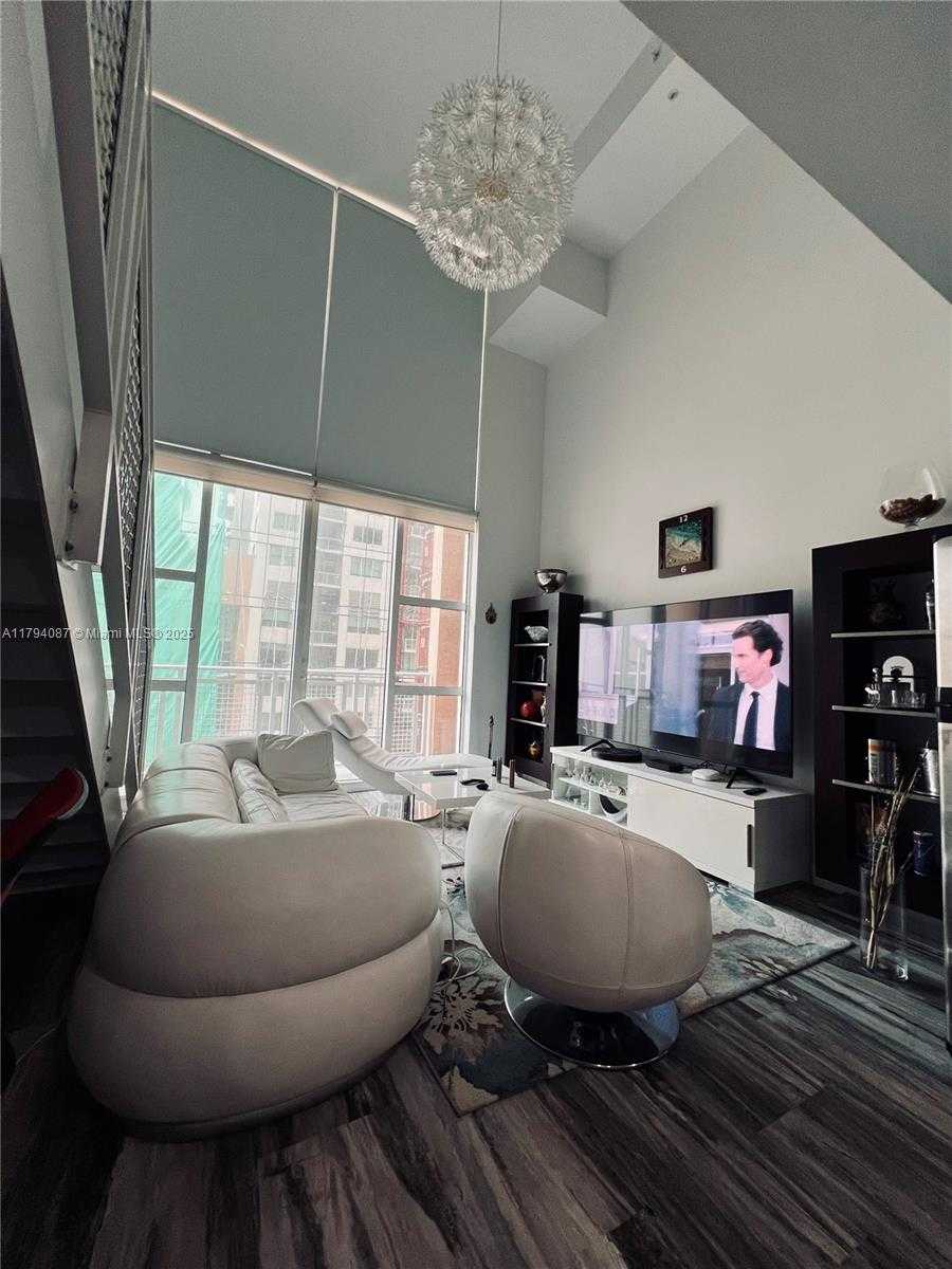 Small Image of 244 BISCAYNE BLVD #640, Miami Number 7
