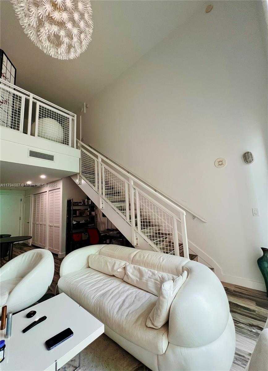 Small Image of 244 BISCAYNE BLVD #640, Miami Number 8