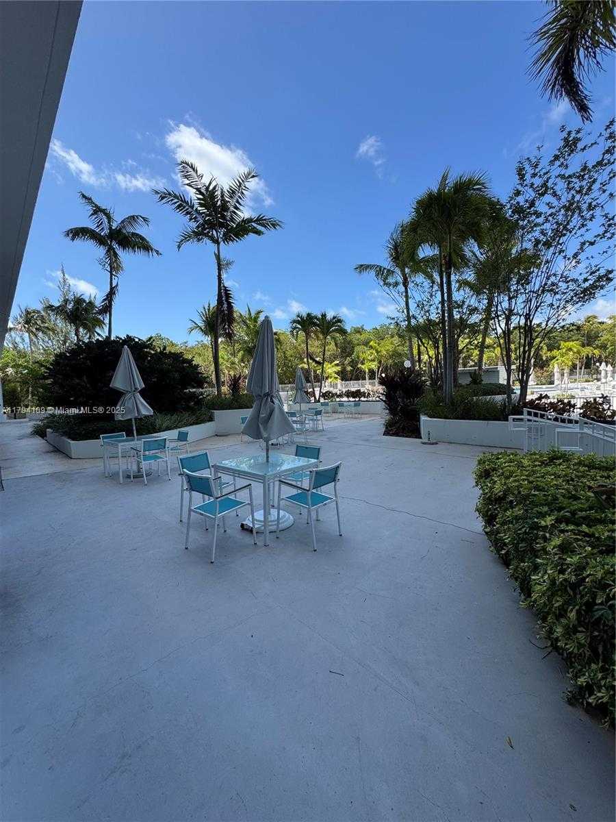 Small Image of 100 BAYVIEW DR #722, Sunny Isles Beach Number 26