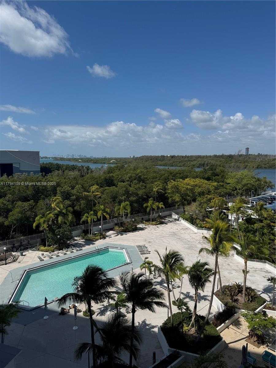 Small Image of 100 BAYVIEW DR #722, Sunny Isles Beach Number 34