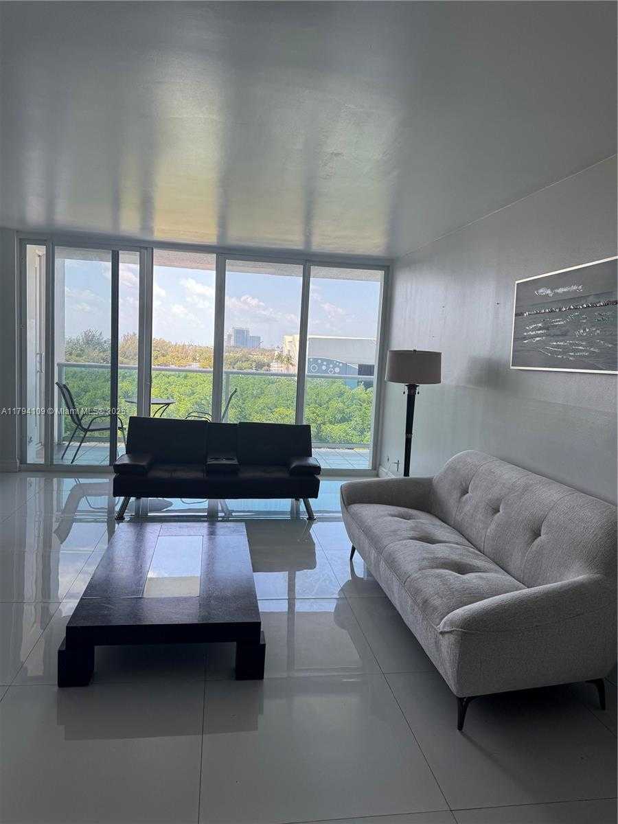 Small Image of 100 BAYVIEW DR #722, Sunny Isles Beach Number 7