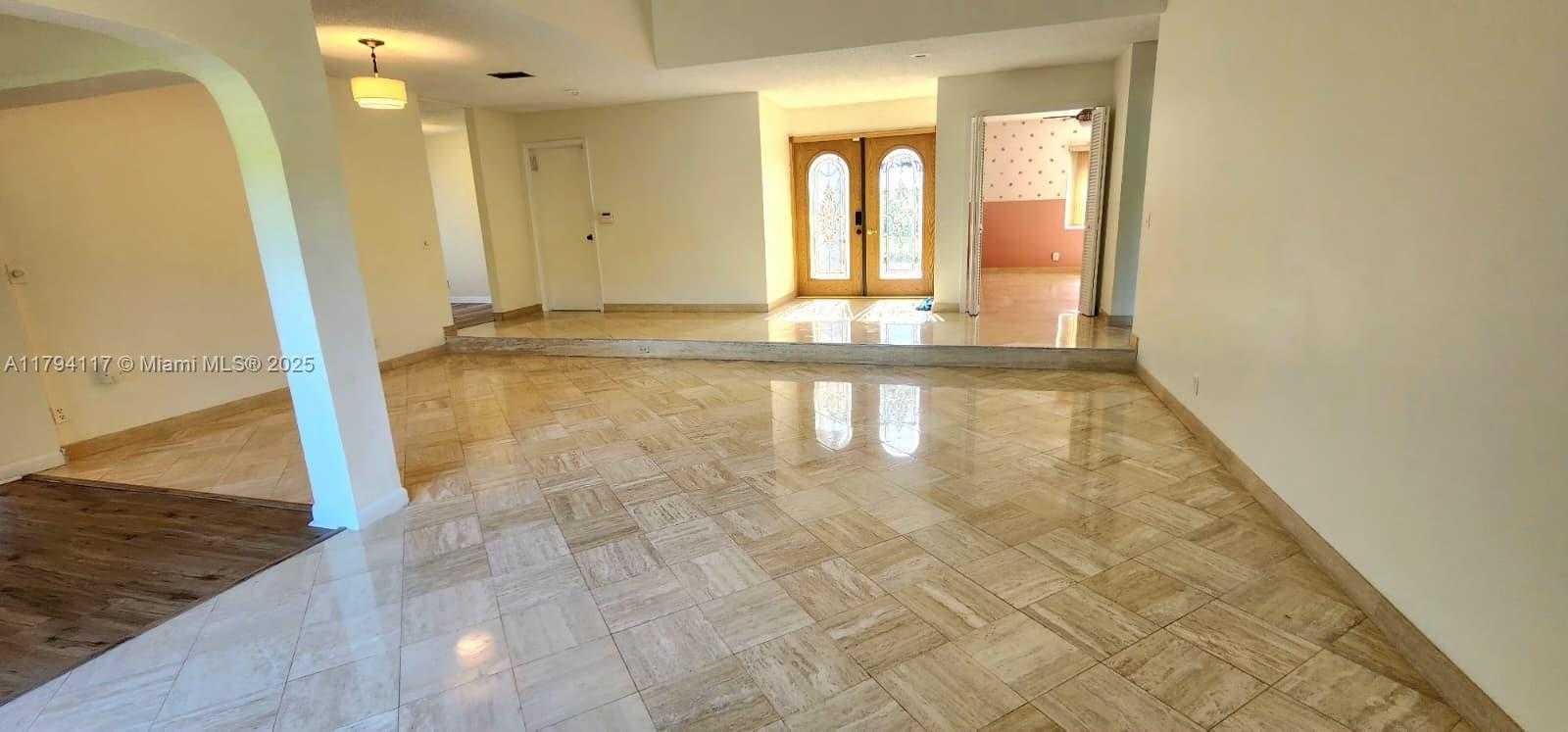 Small Image of 22310 EAST CAMEO DR E, Boca Raton Number 3