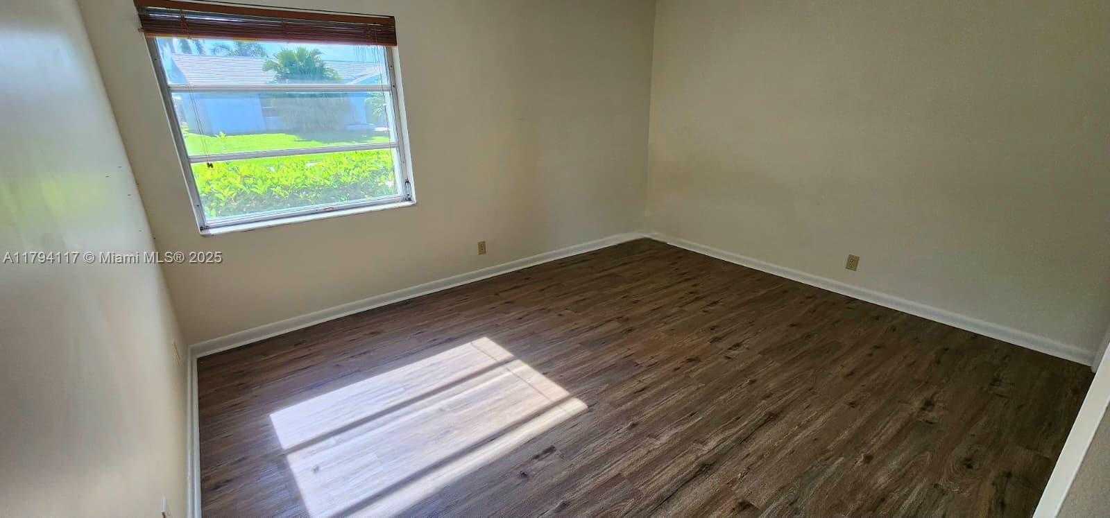 Small Image of 22310 EAST CAMEO DR E, Boca Raton Number 7