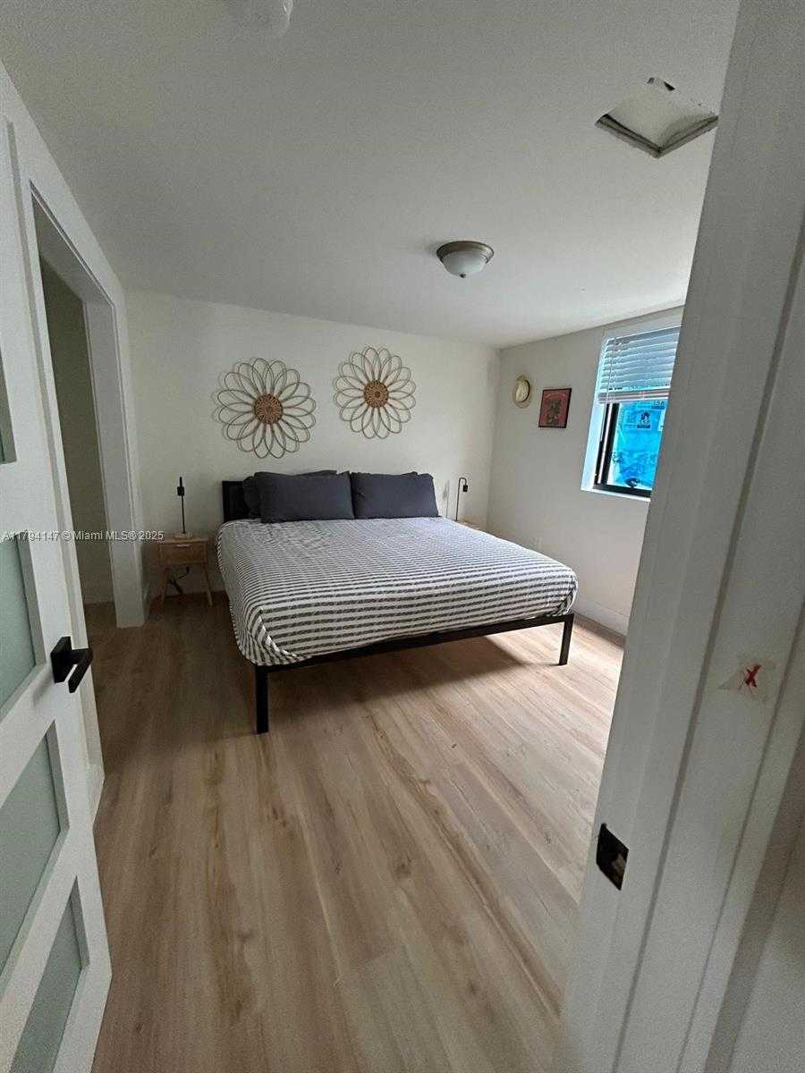 Small Image of 1244 NORTH WEST 32ND ST #B, Miami Number 10