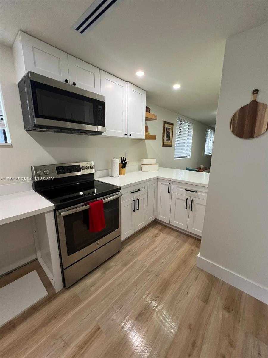 Small Image of 1244 NORTH WEST 32ND ST #B, Miami Number 3