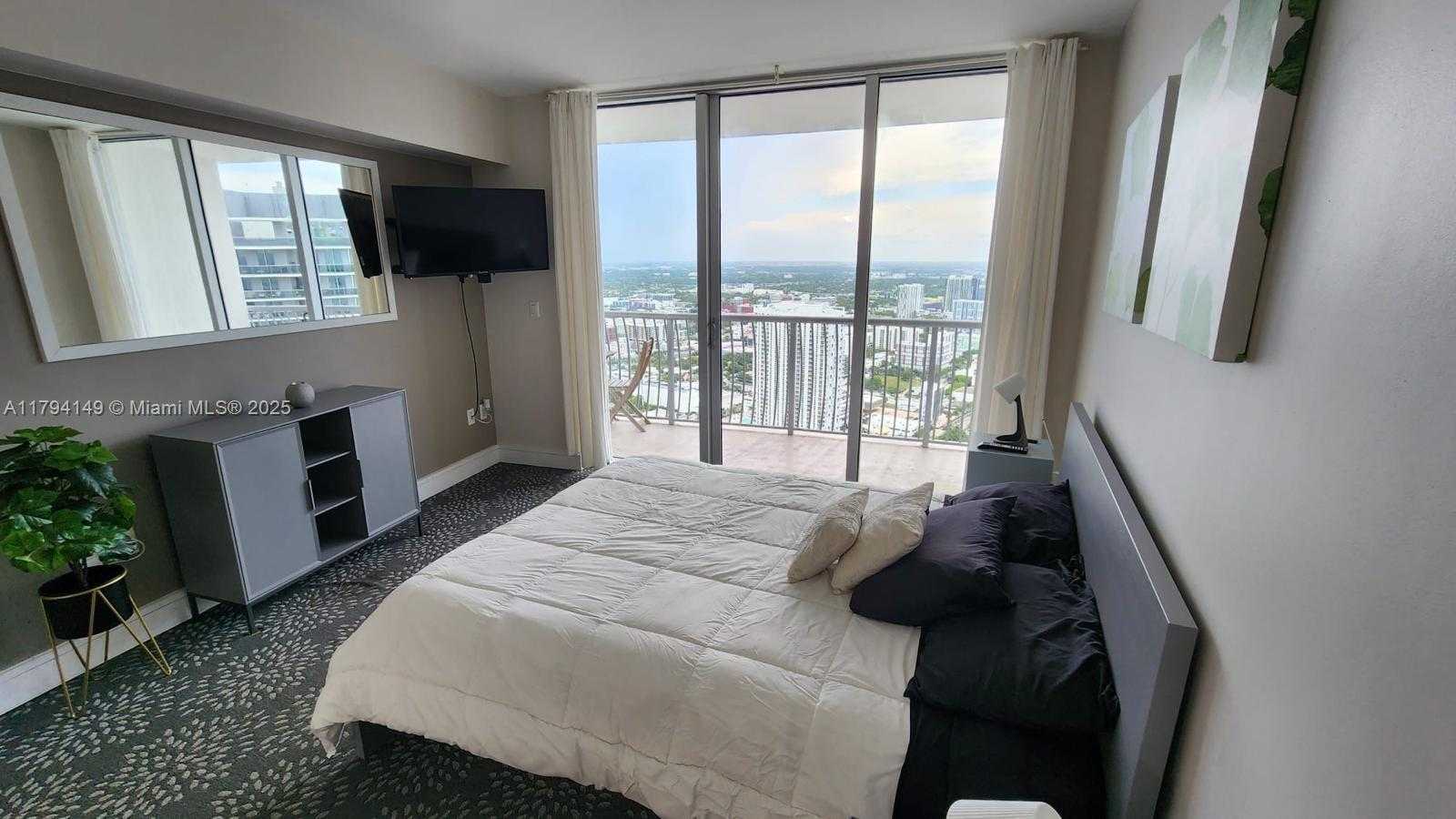 Small Image of 1750 NORTH BAYSHORE DR #5511, Miami Number 9