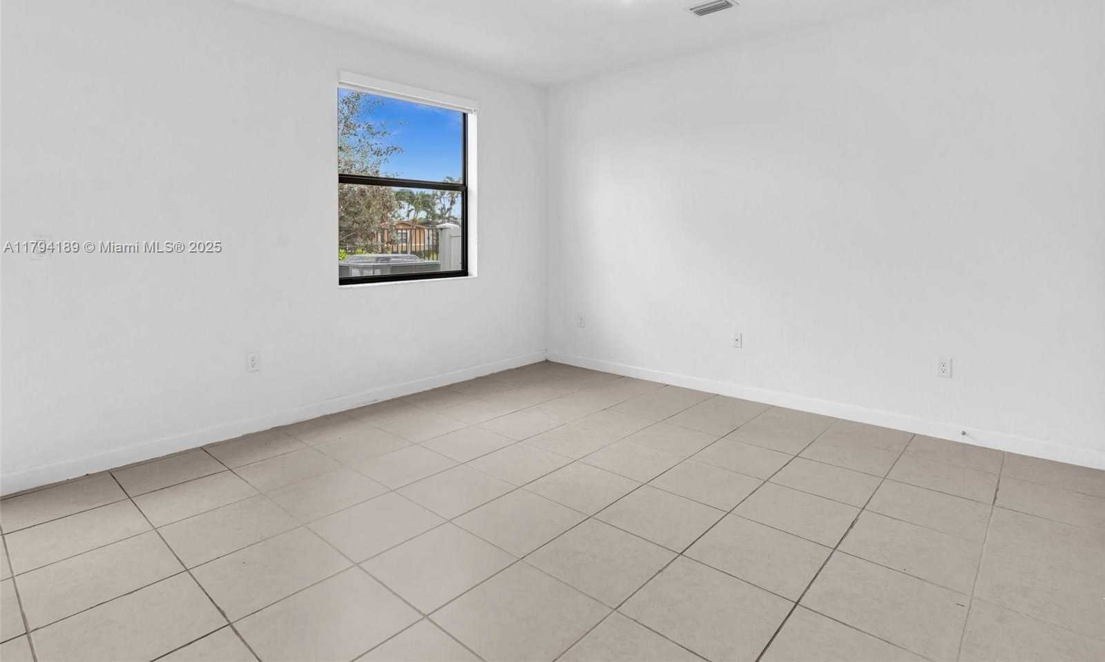 Small Image of 20381 NORTH WEST 4TH CT, Miami Gardens Number 12