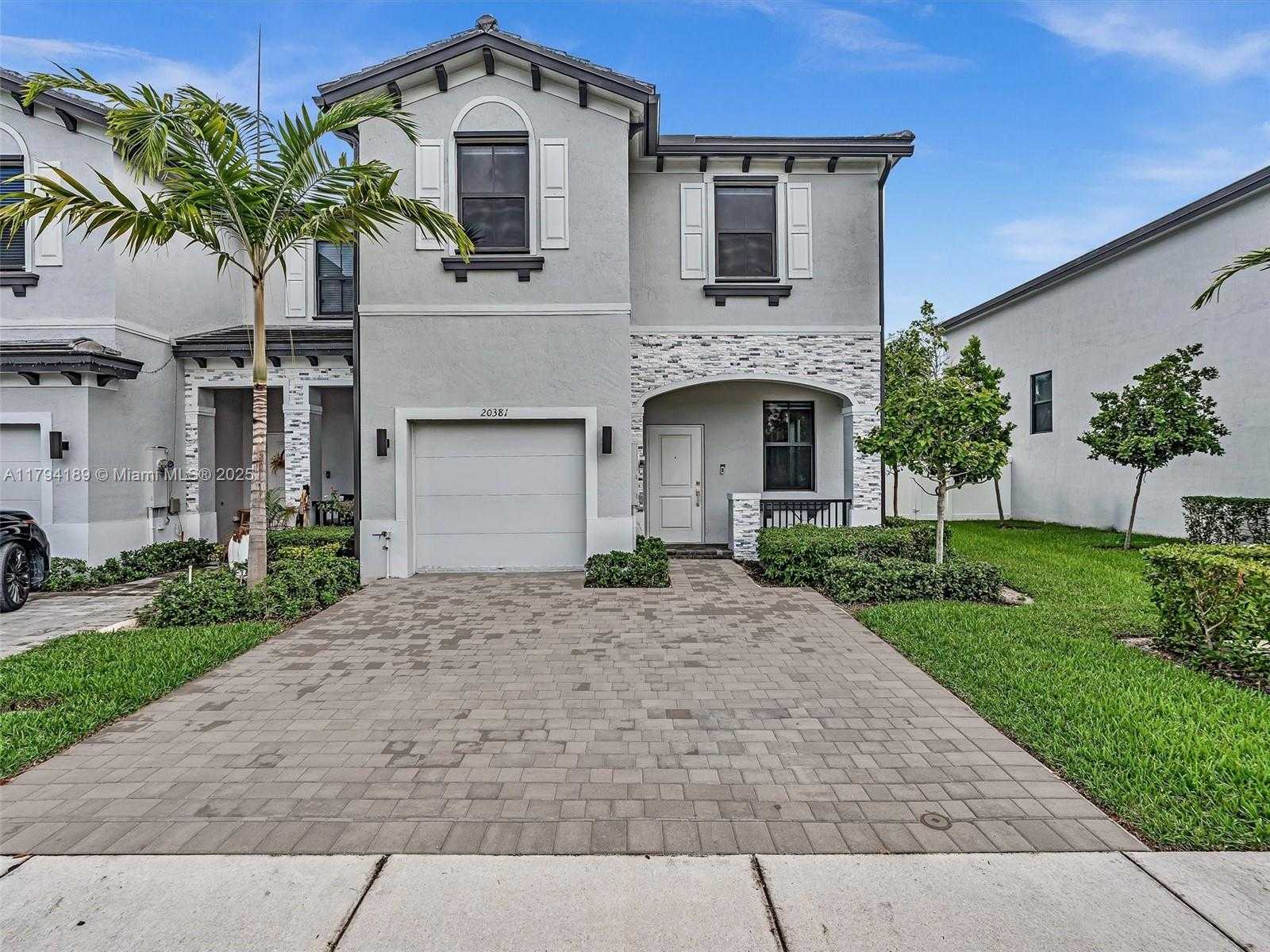 Small Image of 20381 NORTH WEST 4TH CT, Miami Gardens Number 2