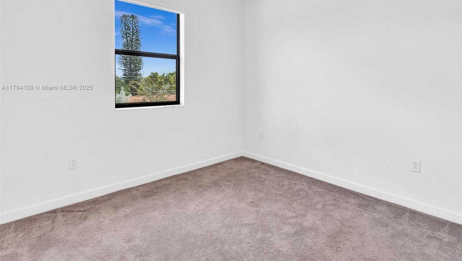 Small Image of 20381 NORTH WEST 4TH CT, Miami Gardens Number 24