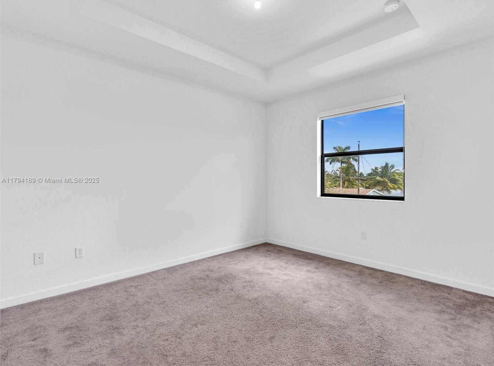 Small Image of 20381 NORTH WEST 4TH CT, Miami Gardens Number 26
