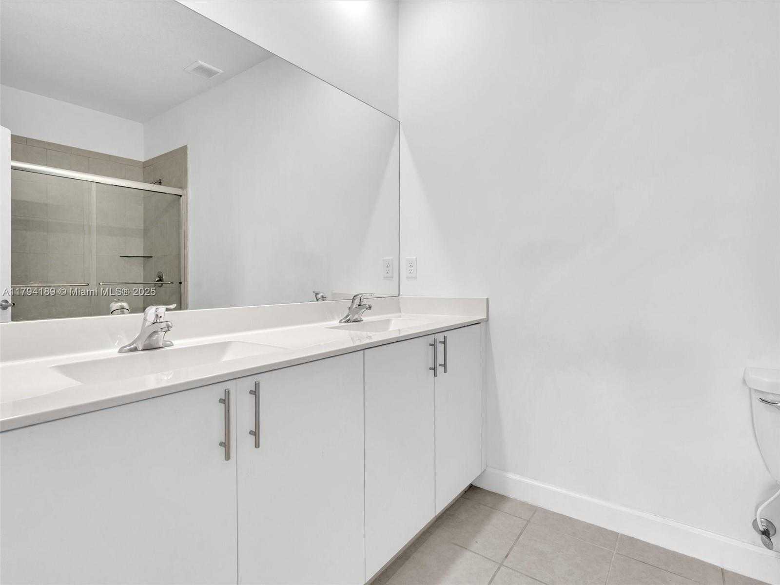 Small Image of 20381 NORTH WEST 4TH CT, Miami Gardens Number 29
