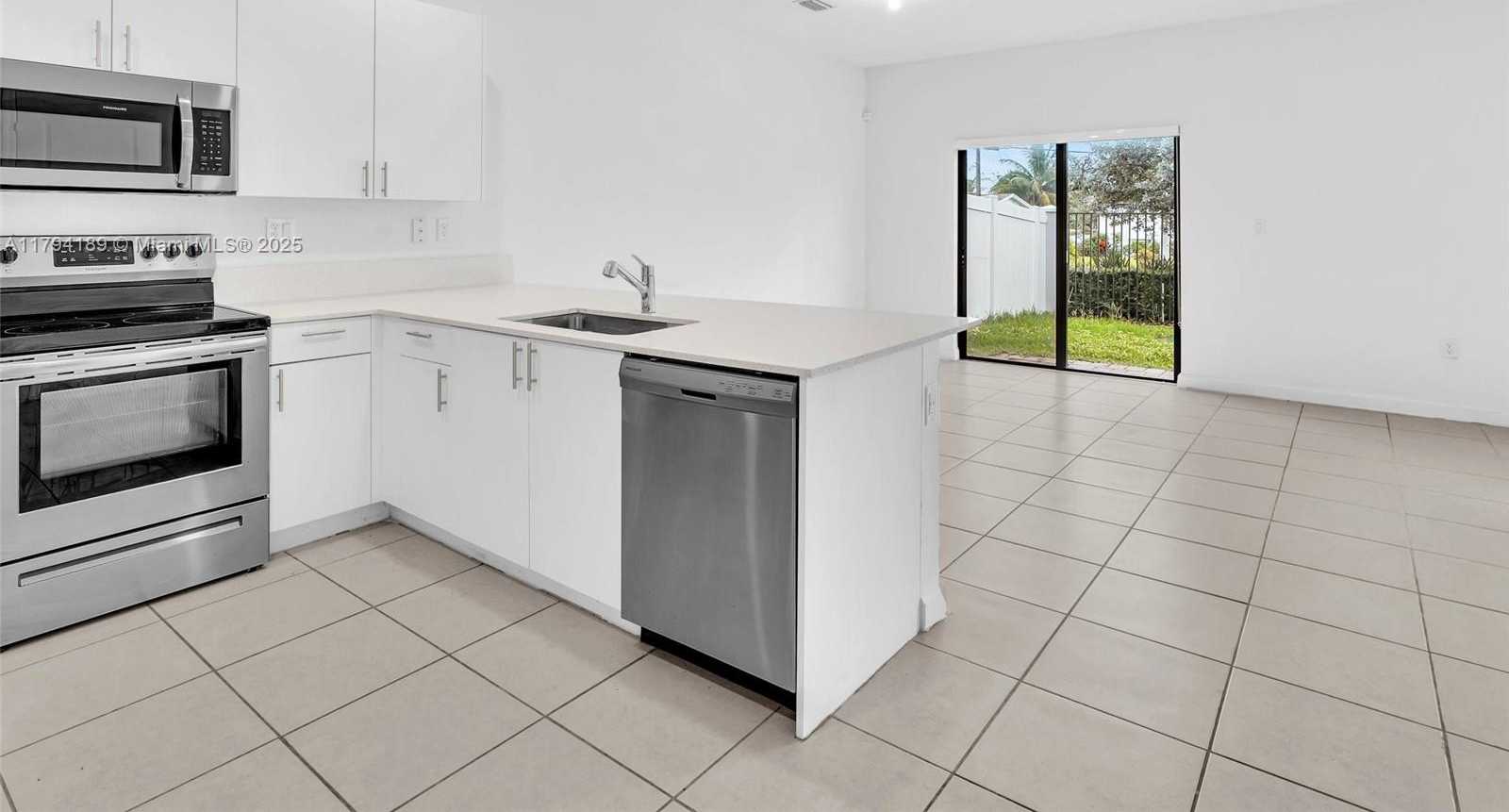 Small Image of 20381 NORTH WEST 4TH CT, Miami Gardens Number 3