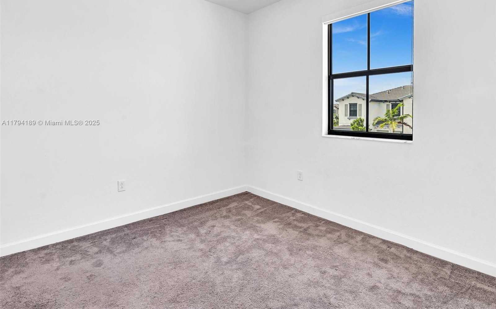 Small Image of 20381 NORTH WEST 4TH CT, Miami Gardens Number 35