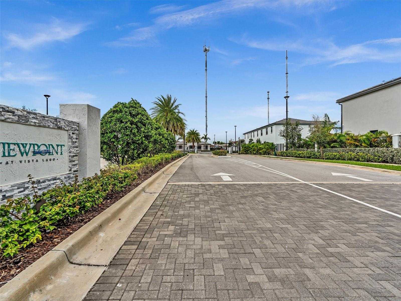 Small Image of 20381 NORTH WEST 4TH CT, Miami Gardens Number 38