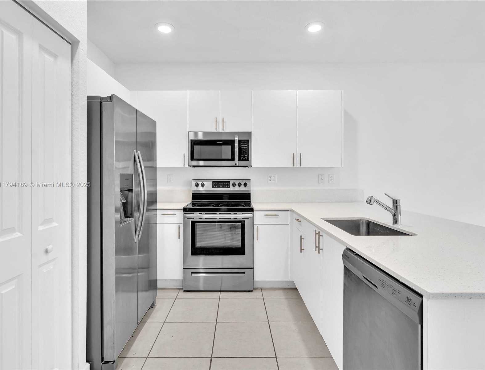 Small Image of 20381 NORTH WEST 4TH CT, Miami Gardens Number 4