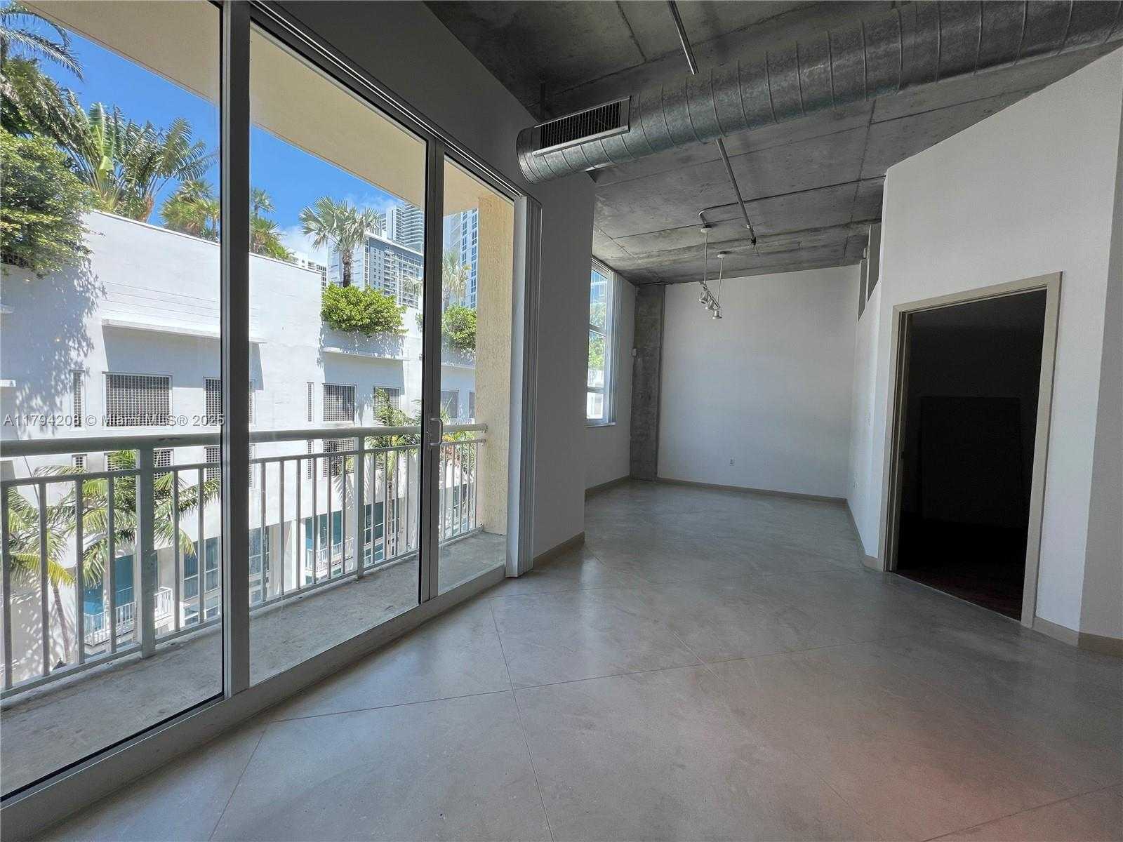 Small Image of 2001 BISCAYNE BLVD #2411, Miami Number 14