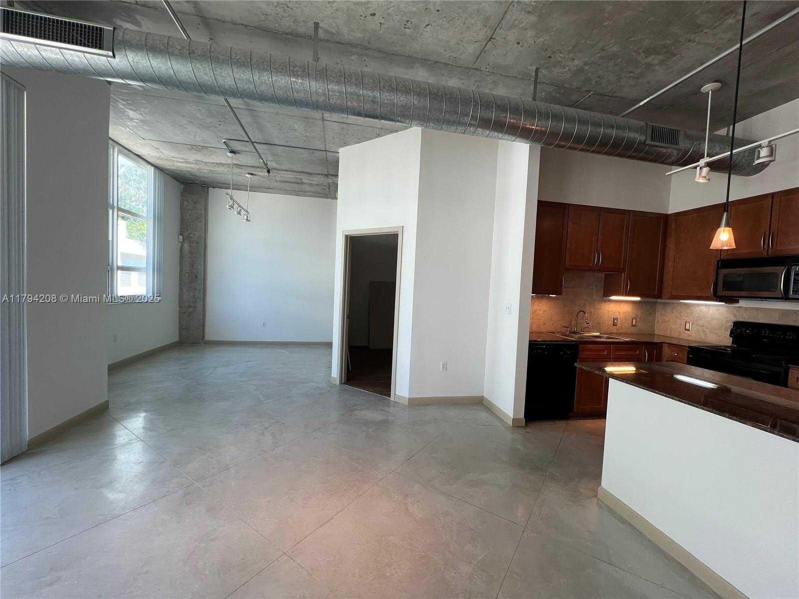 Small Image of 2001 BISCAYNE BLVD #2411, Miami Number 15